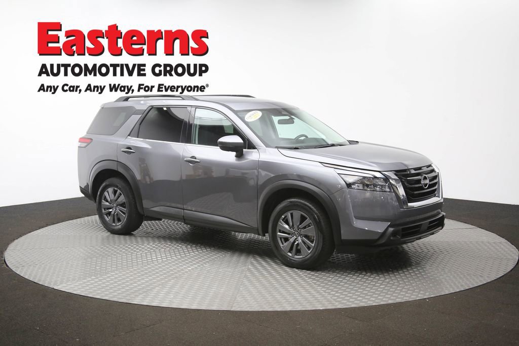Used 2024 Nissan Pathfinder SV image 47