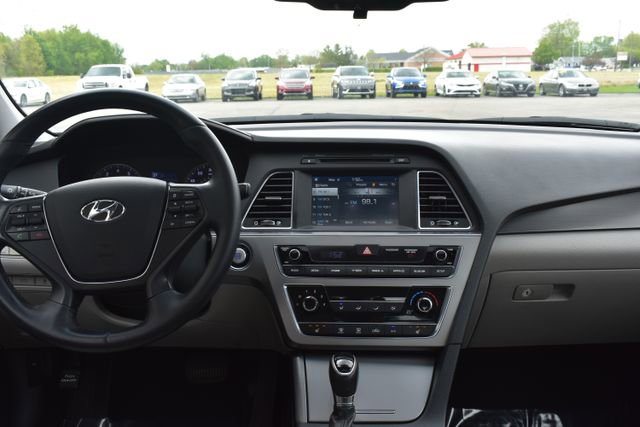 Used 2017 Hyundai Sonata Sport w/ Value Edition Package 02 FWD image 34