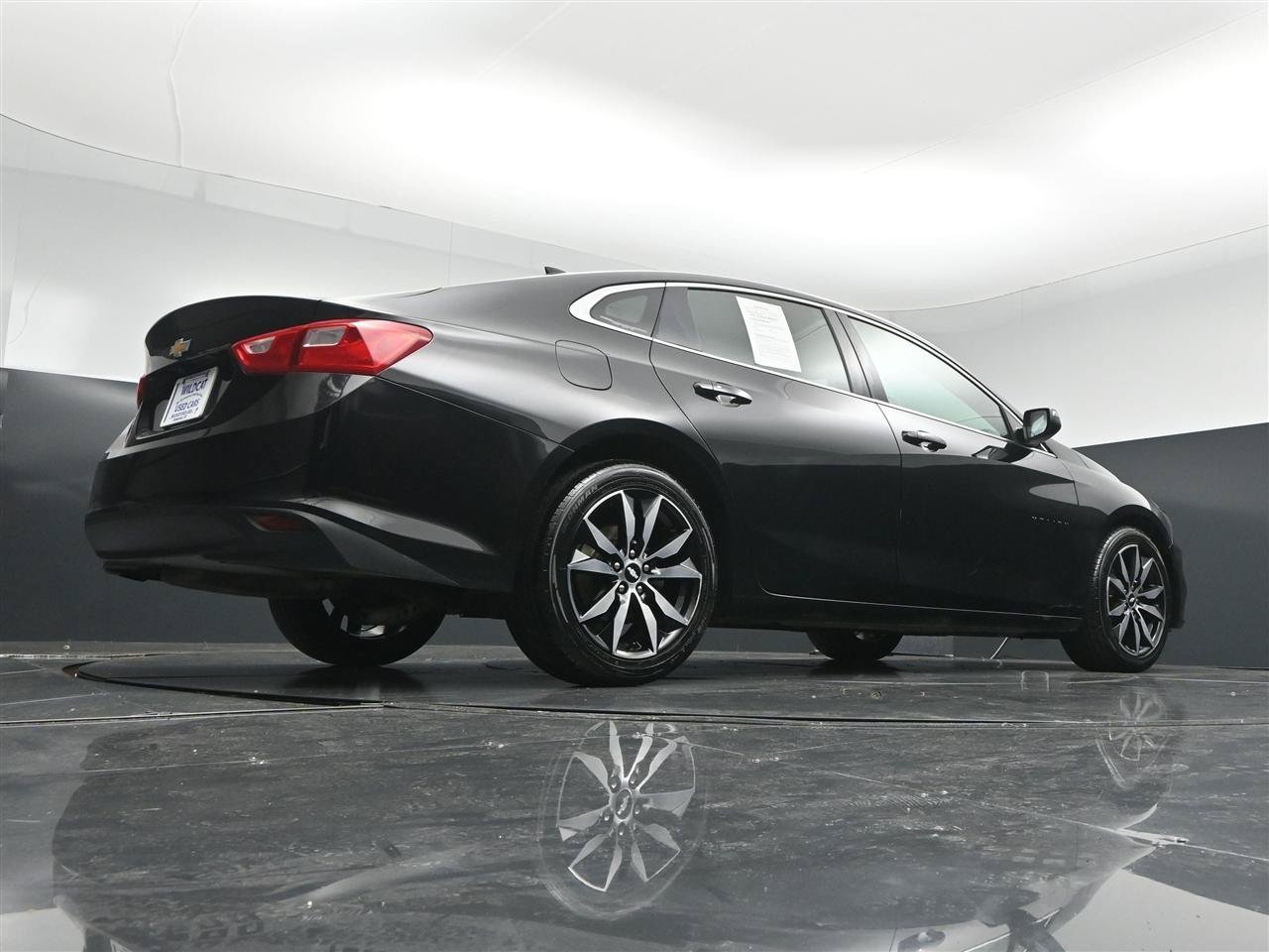 Used 2018 Chevrolet Malibu LT FWD image 32