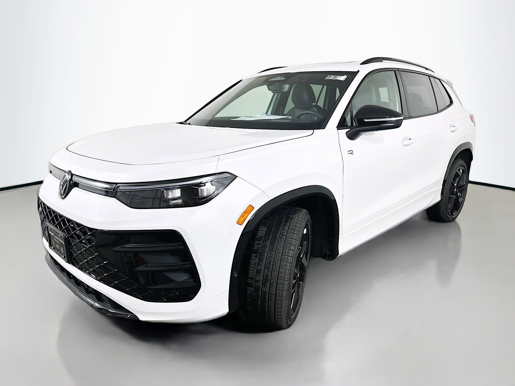 New 2026 Volkswagen Tiguan SE R-Line image 3