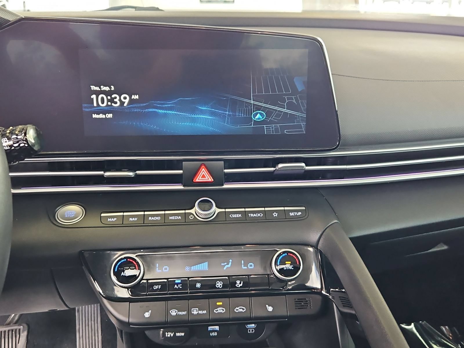Used 2024 Hyundai Elantra SEL w/ Convenience Package FWD image 19