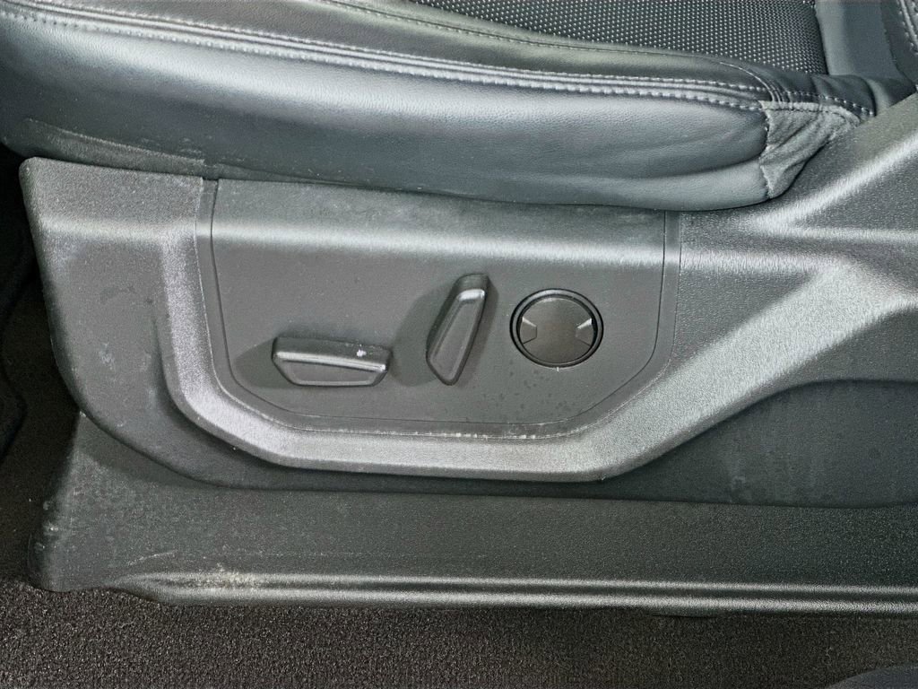 Used 2023 Ford Expedition Max XLT image 23