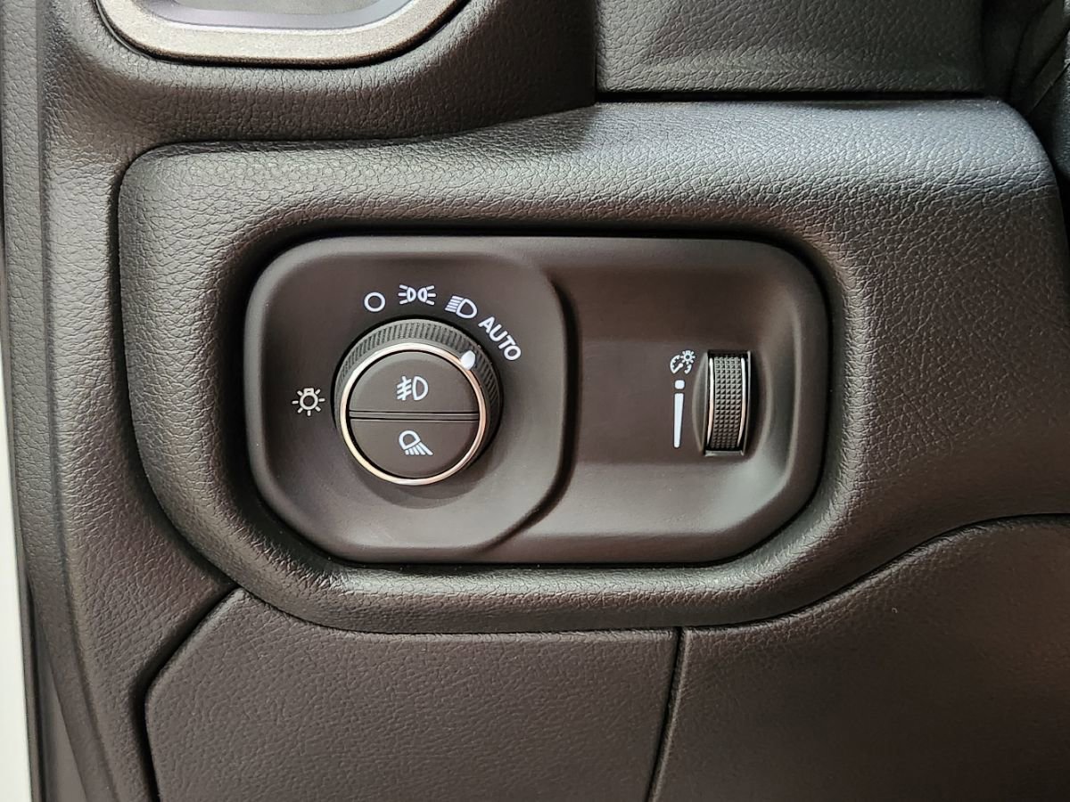 Used 2025 RAM 2500 Tradesman AWD/4WD image 33