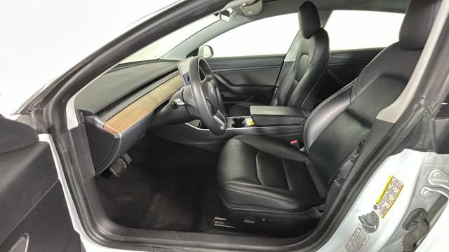 Used 2020 Tesla Model 3 Standard Range Plus RWD image 11