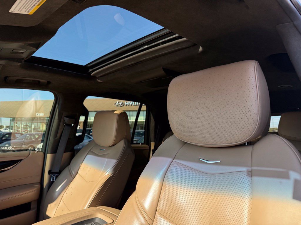 Used 2019 Cadillac Escalade Platinum AWD/4WD image 24