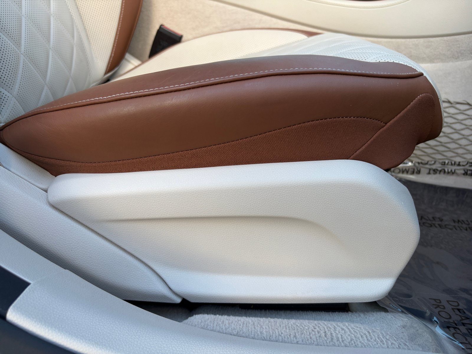 Used 2019 Mercedes-Benz E 300 4MATIC image 32