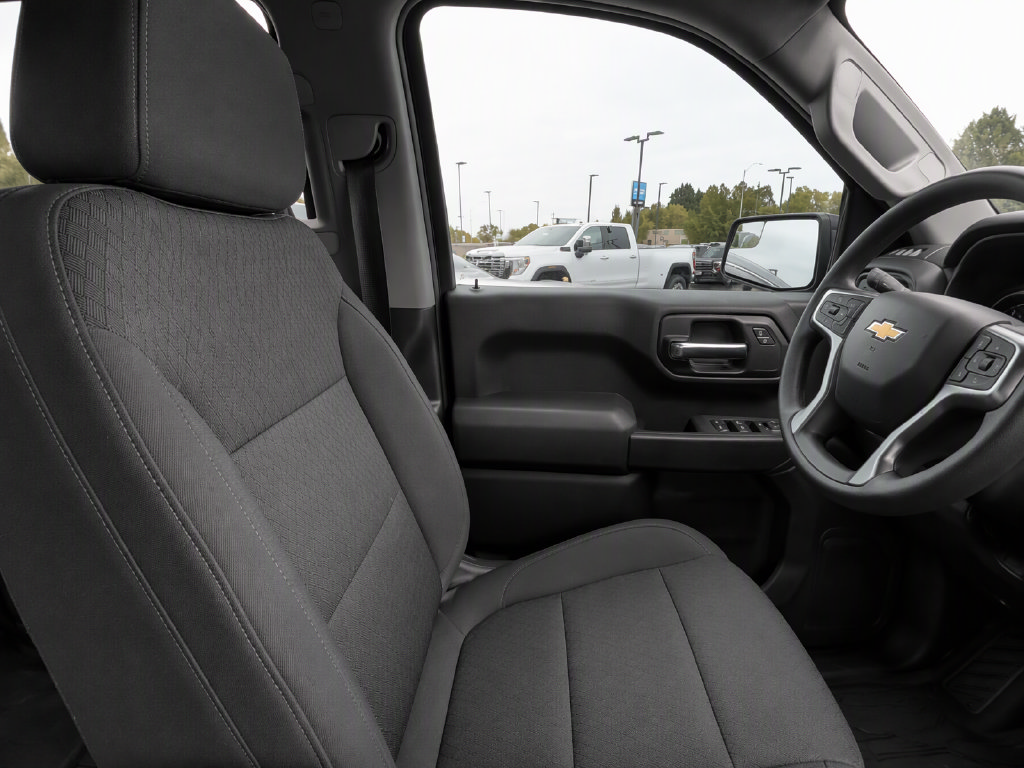 Used 2022 Chevrolet Silverado 1500 Custom w/ Safety Confidence Package AWD/4WD image 9
