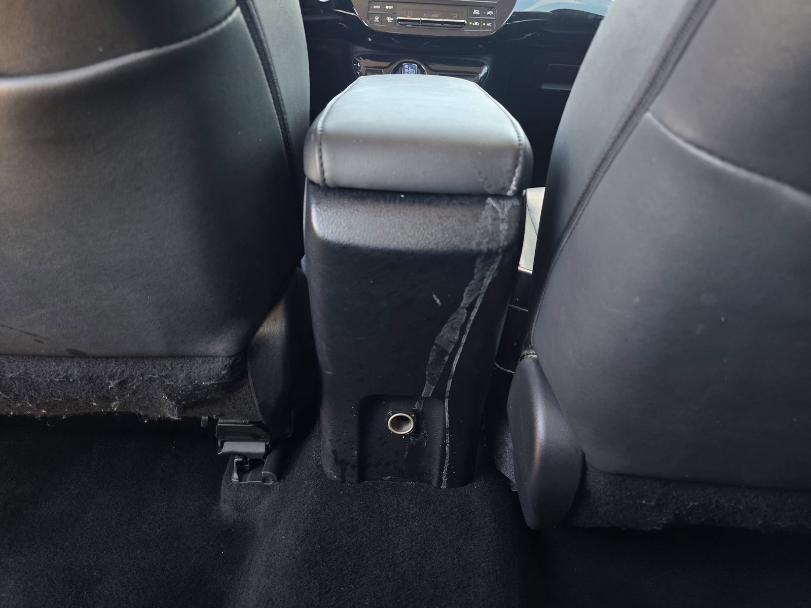 Used 2017 Toyota Prius Four Touring FWD image 25