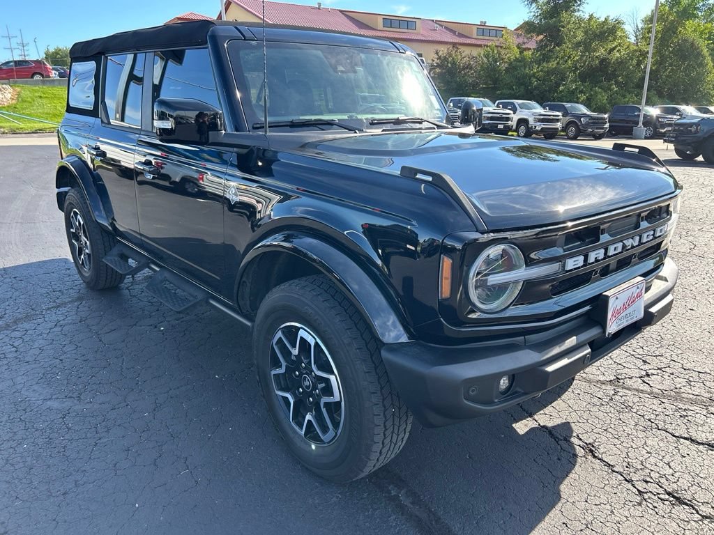 Used 2024 Ford Bronco Outer Banks AWD/4WD image 3
