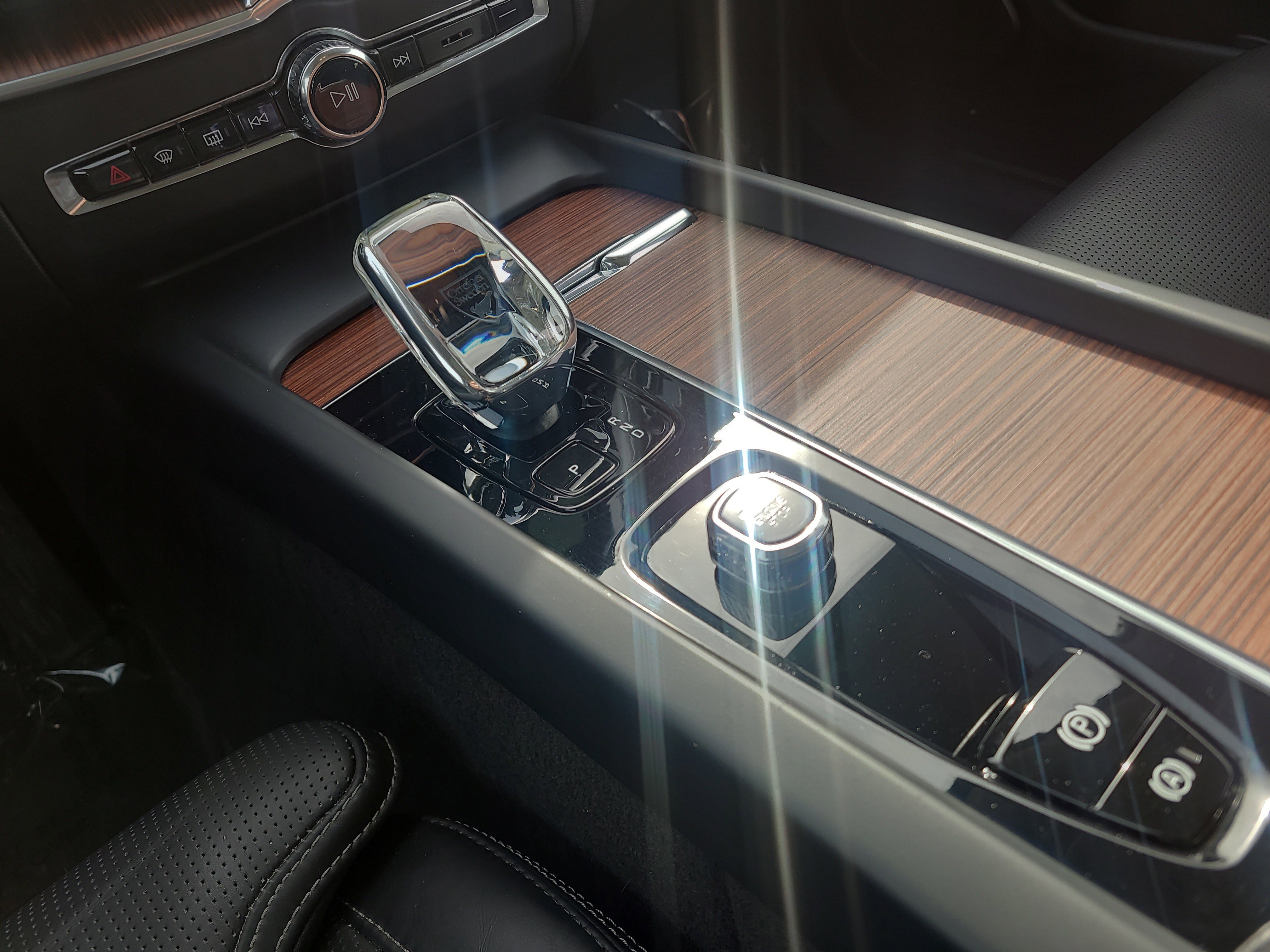 Used 2023 Volvo XC60 B5 Ultimate image 21