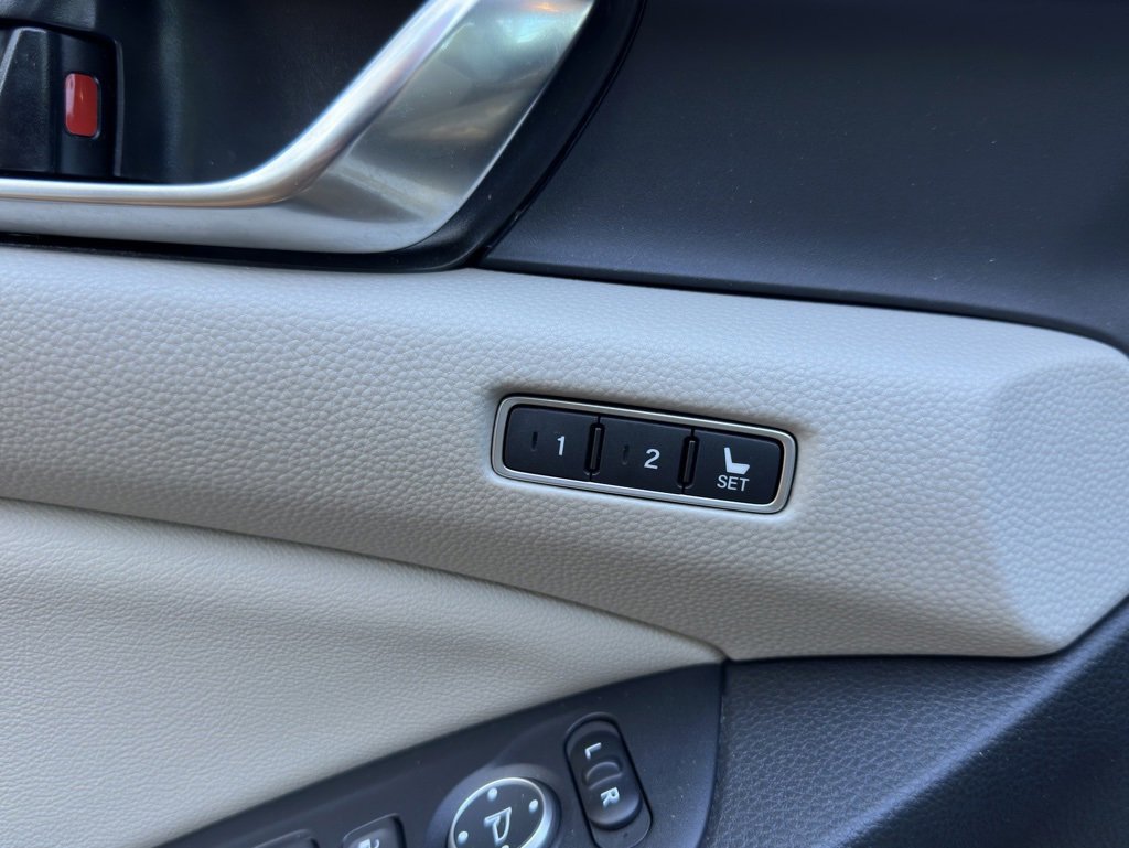 Used 2021 Honda Accord Touring image 23
