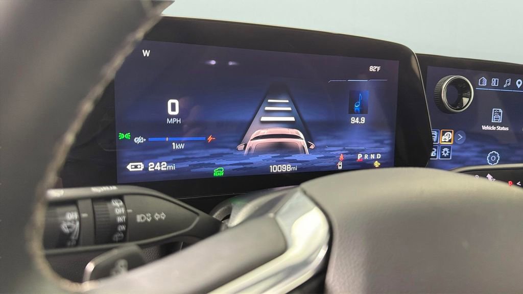 Used 2025 Chevrolet Equinox EV LT w/ Convenience Package FWD image 20