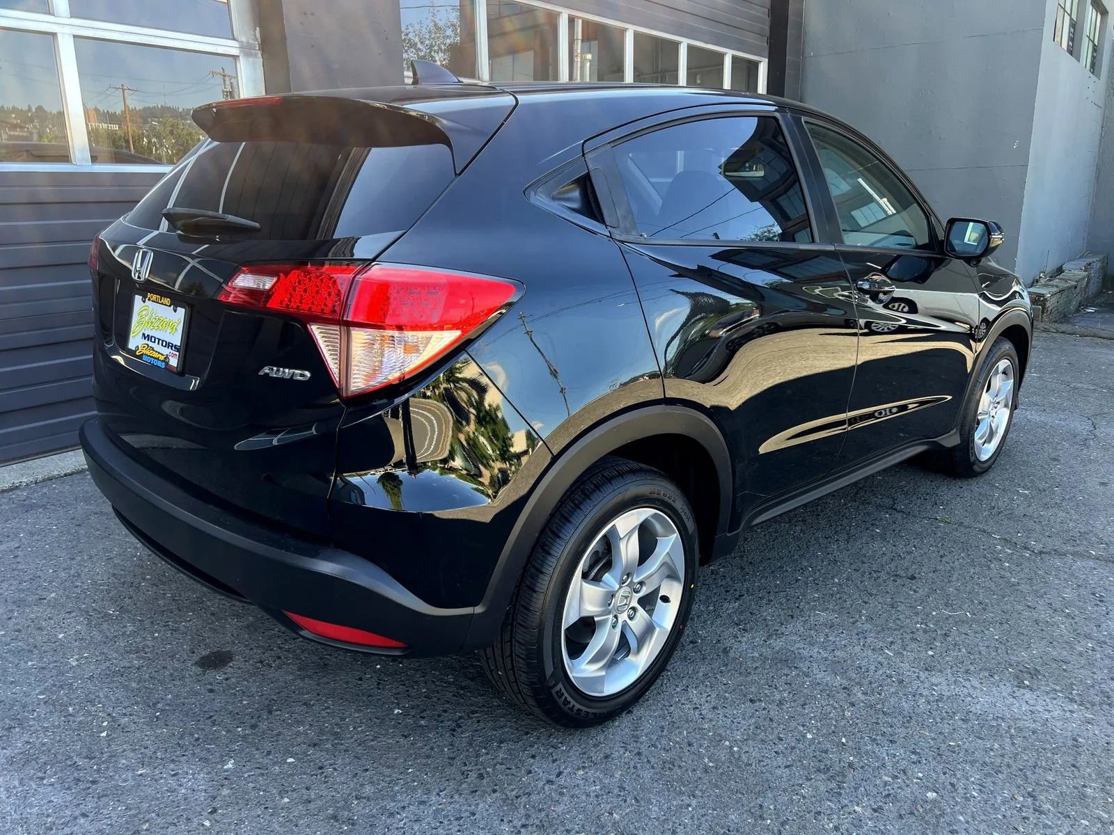 Used 2017 Honda HR-V EX image 6