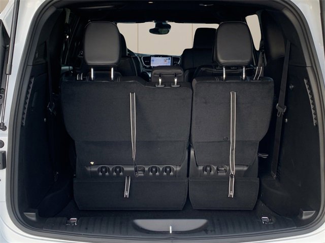 New 2026 Chrysler Pacifica Select image 14