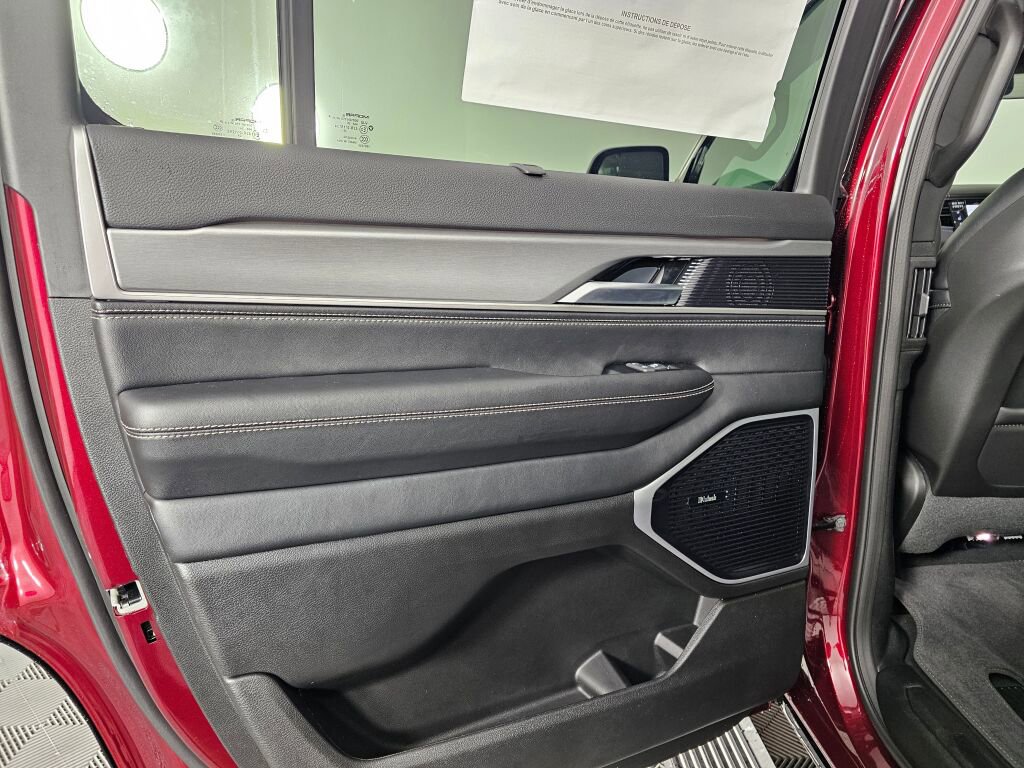 New 2026 Jeep Grand Wagoneer Limited AWD/4WD image 33