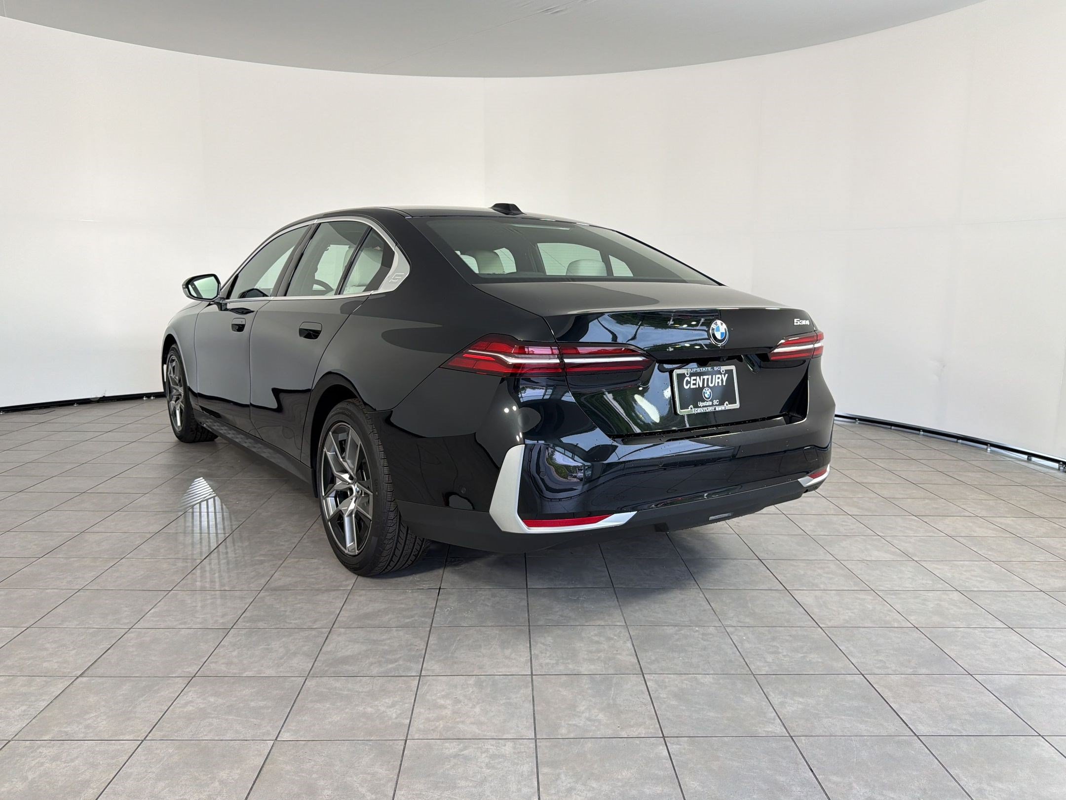New 2027 BMW 530i RWD image 3