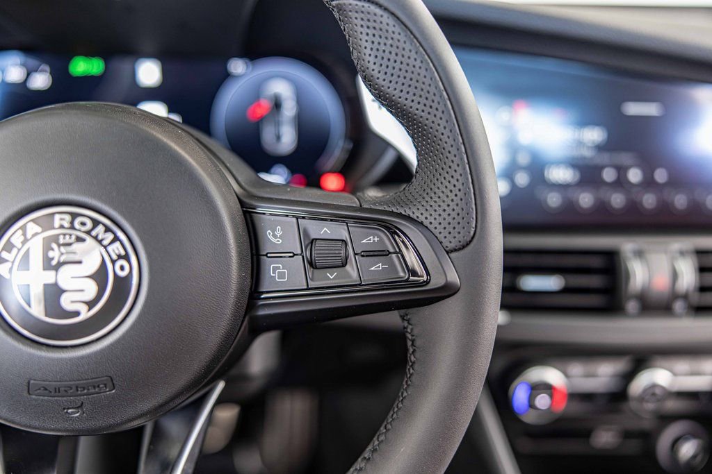 New 2025 Alfa Romeo Giulia AWD image 25