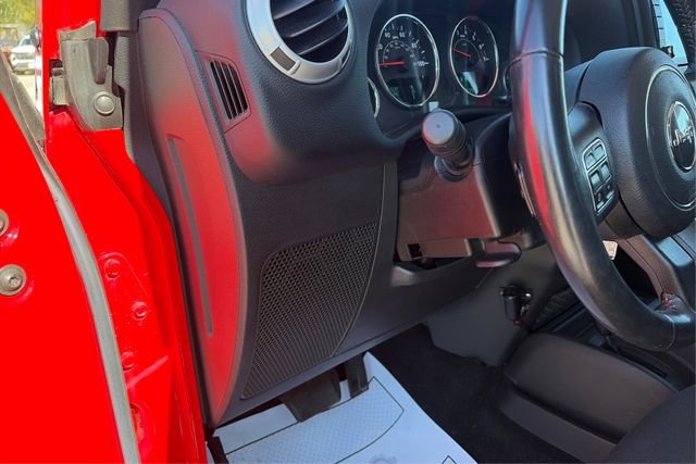 Used 2015 Jeep Wrangler Sahara w/ Connectivity Group AWD/4WD image 17