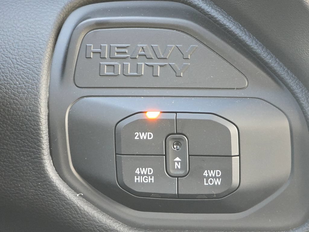 New 2026 RAM 3500 Laramie AWD/4WD image 32
