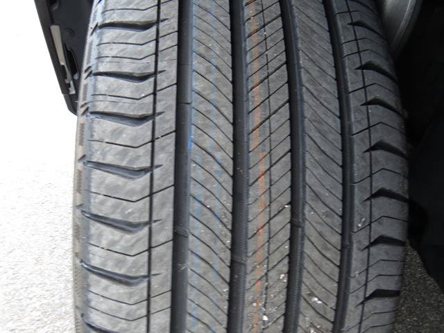 Used 2024 Mercedes-Benz GLC 300 4MATIC image 23