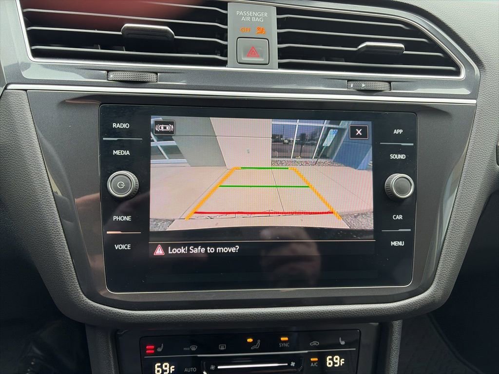 Certified 2024 Volkswagen Tiguan SE image 20
