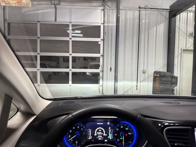 Used 2024 Chrysler Pacifica Touring-L image 9
