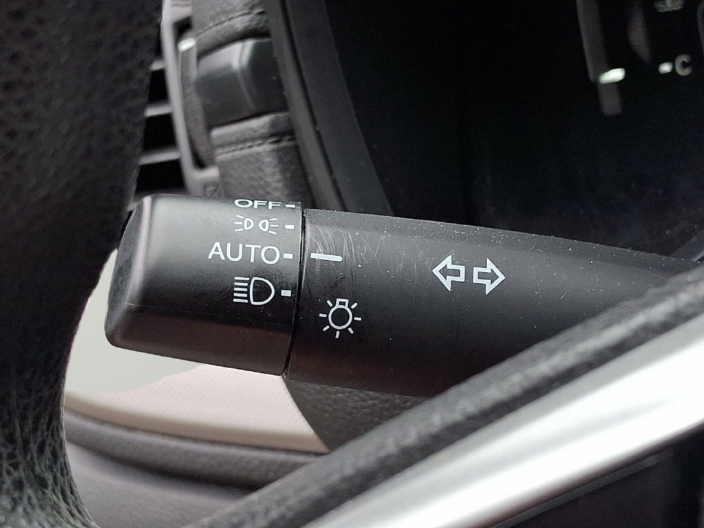 Used 2020 Honda CR-V LX image 27
