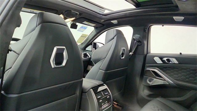 Used 2025 BMW X6 M Competition w/ Executive Package image 30