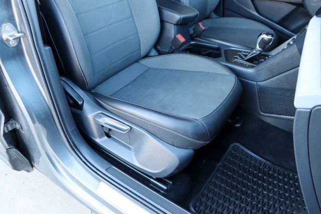 Used 2022 Volkswagen Taos SE image 33