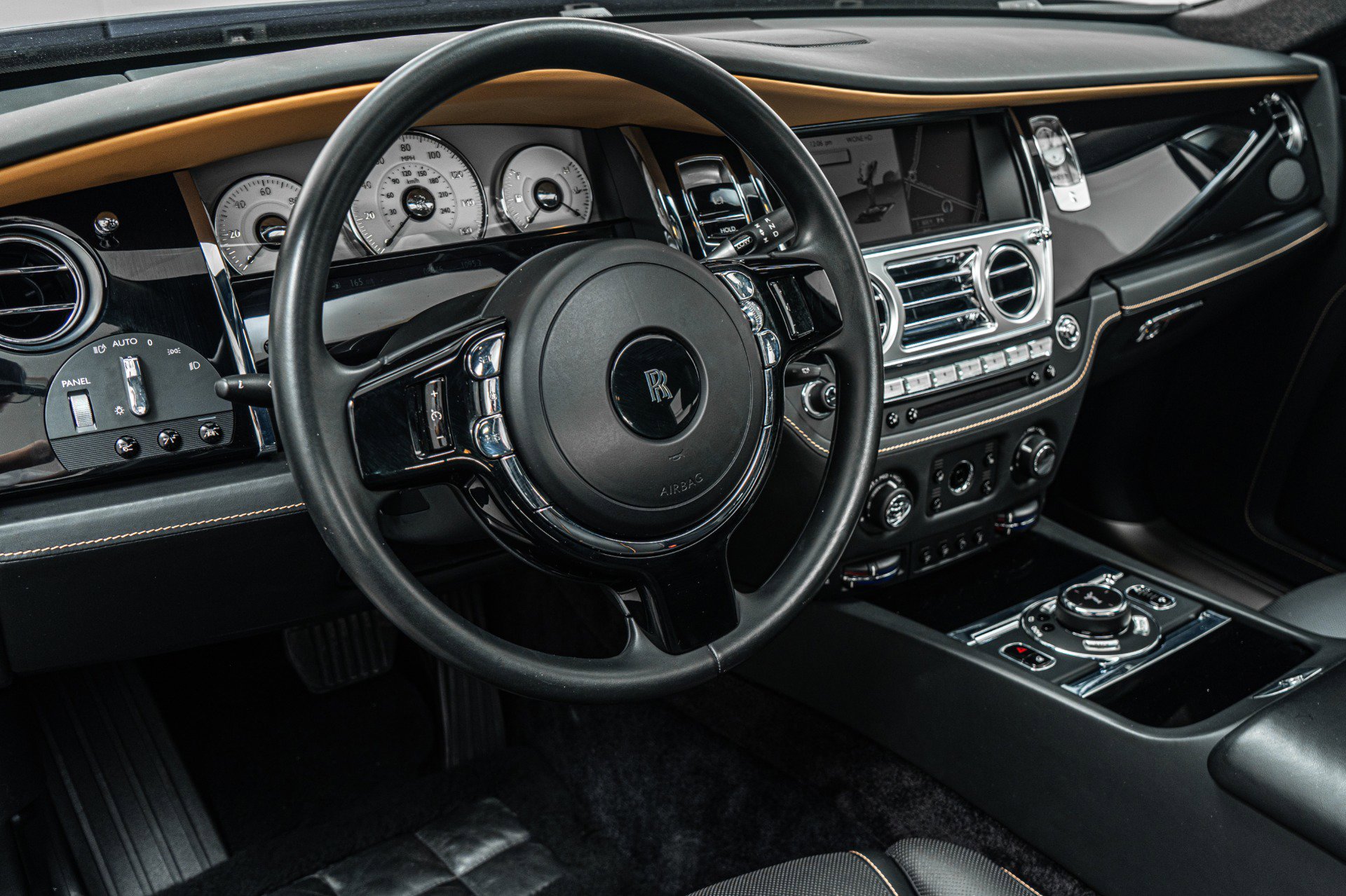 Used 2017 Rolls-Royce Ghost Extended Wheelbase image 13