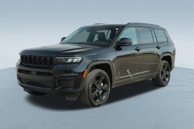 Used 2025 Jeep Grand Cherokee L Altitude image 3