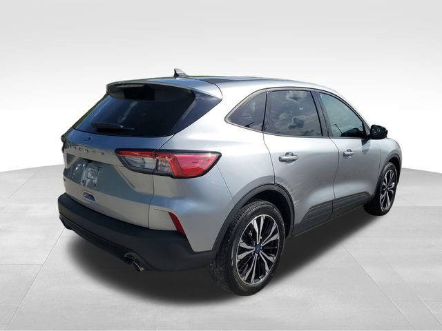 Used 2022 Ford Escape SE w/ SE Sport Appearance Package FWD image 4