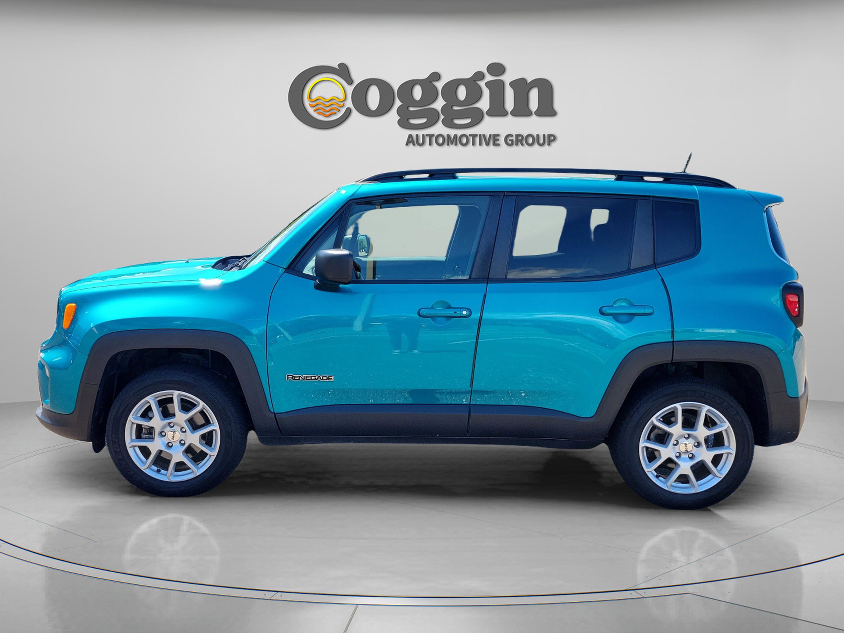 Used 2022 Jeep Renegade Latitude w/ Convenience Group AWD/4WD image 2