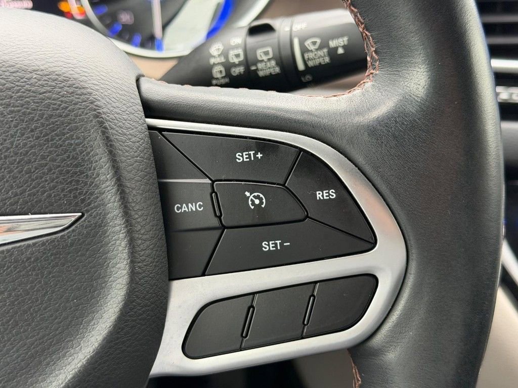 Used 2017 Chrysler Pacifica Touring-L Plus FWD image 20