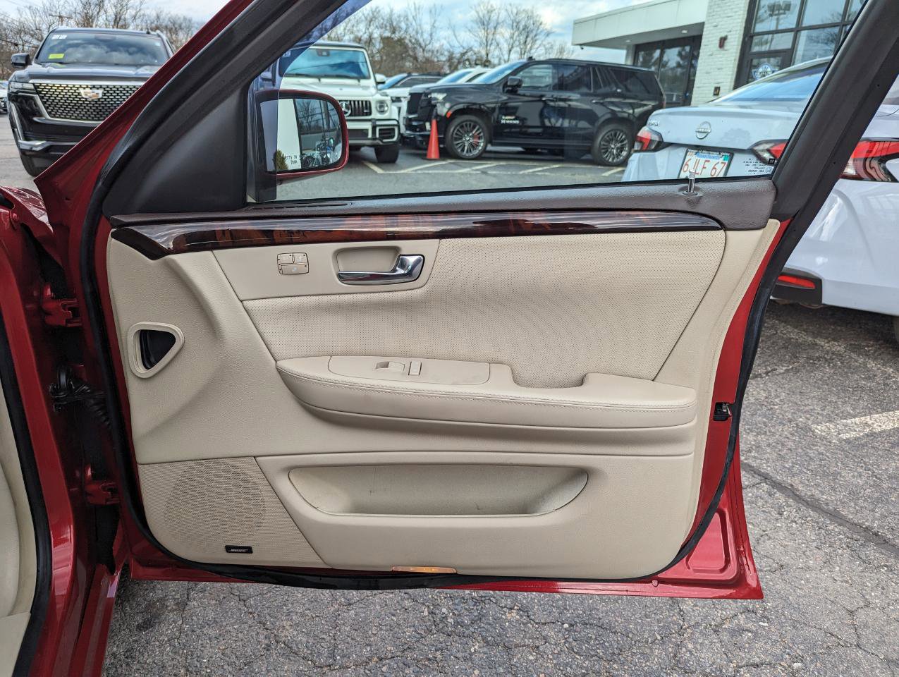 Used 2011 Cadillac DTS Premium w/ Driver Awareness Package FWD image 30