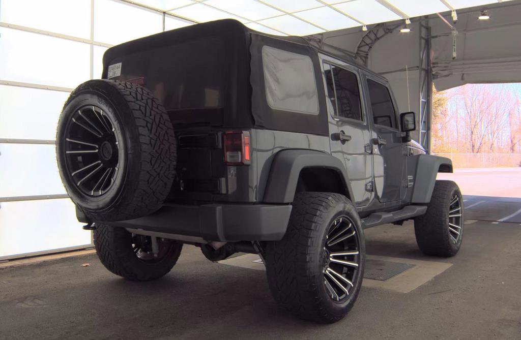 Used 2018 Jeep Wrangler Unlimited Sport S image 2