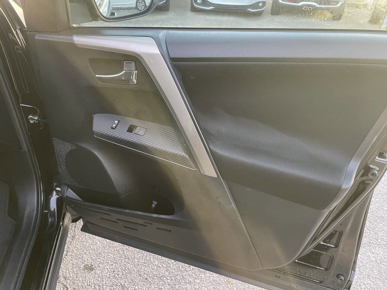 Used 2015 Toyota RAV4 XLE image 14