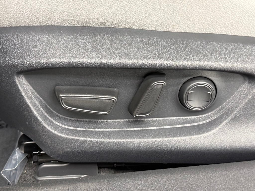 Used 2026 Toyota Camry SE w/ Convenience Package FWD image 23