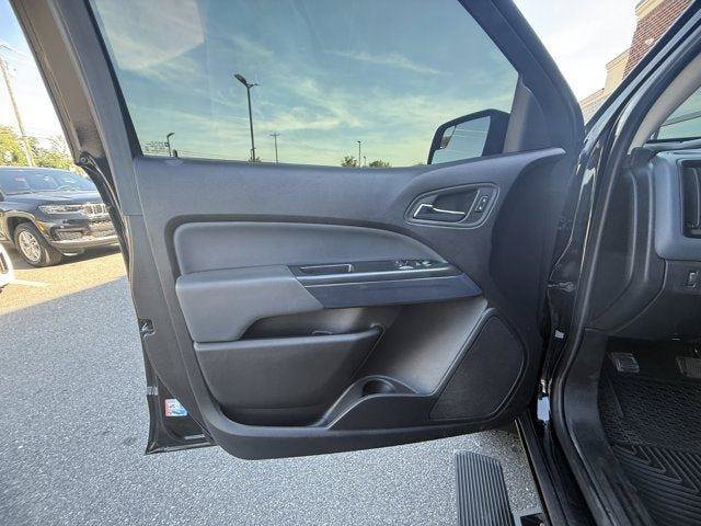 Used 2021 Chevrolet Colorado Z71 w/ Z71 Midnight Edition AWD/4WD image 16