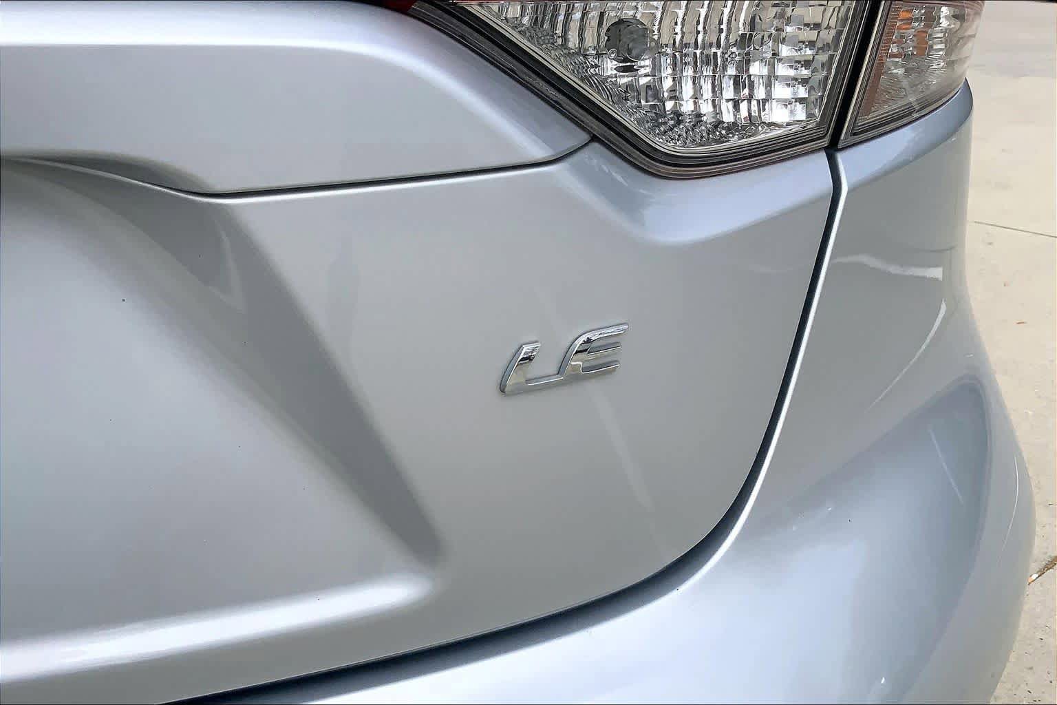 Used 2021 Toyota Corolla LE image 10