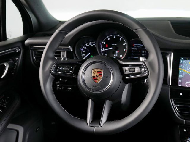 Certified 2026 Porsche Macan AWD/4WD image 15