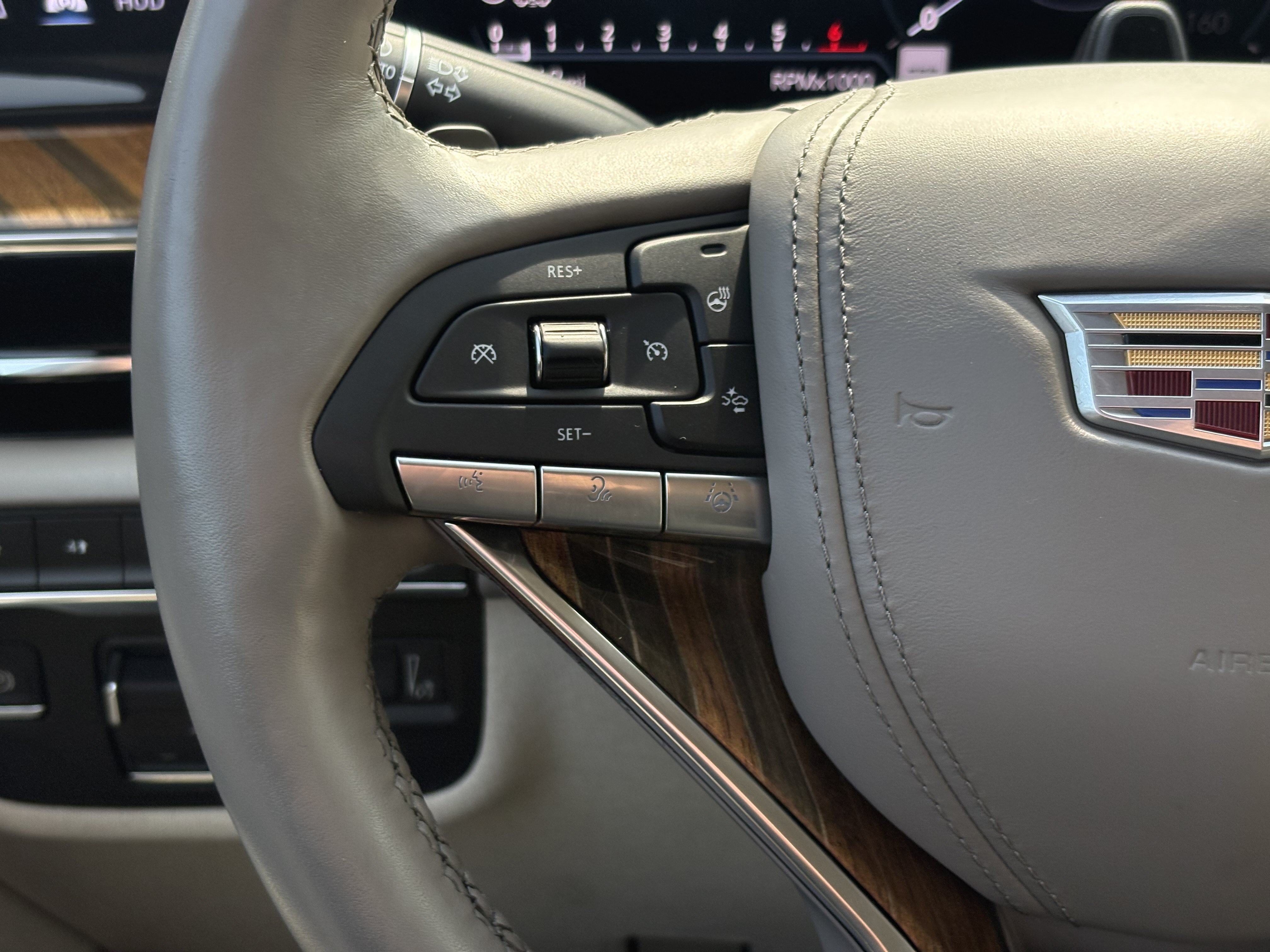 Certified 2024 Cadillac Escalade Sport Platinum w/ LPO, ONYX Package AWD/4WD image 20