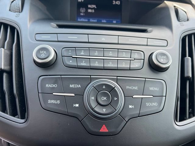 Used 2017 Ford Focus SE FWD image 20