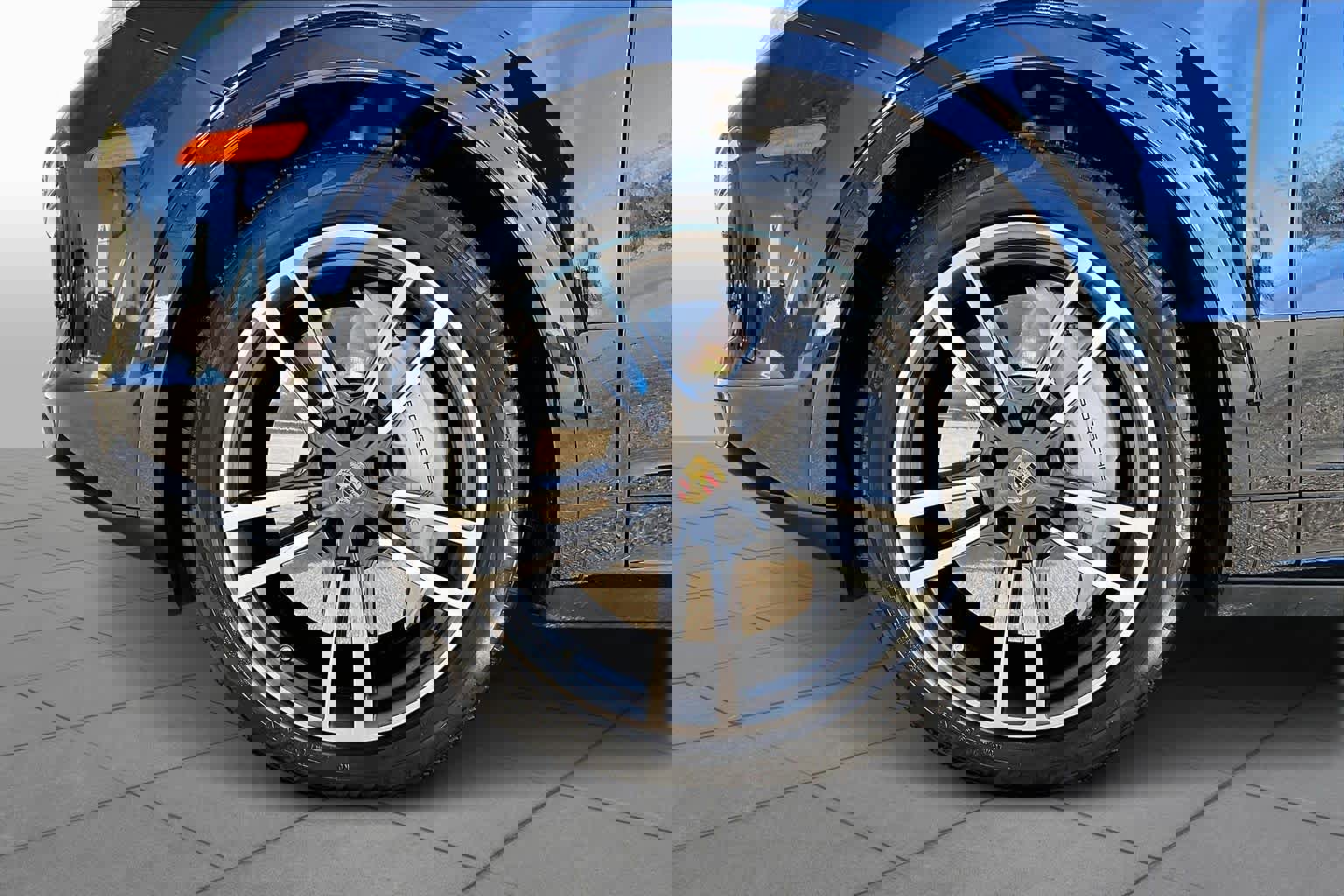 Used 2020 Porsche Cayenne Turbo image 10