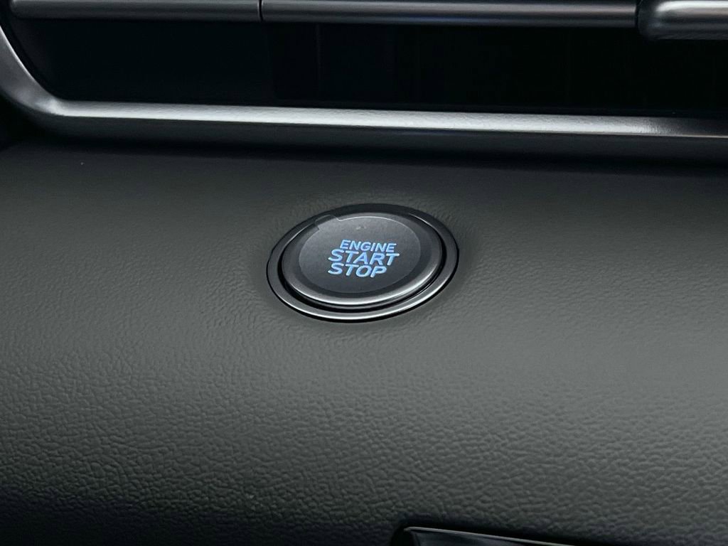 Used 2025 Hyundai Elantra Sport FWD image 28