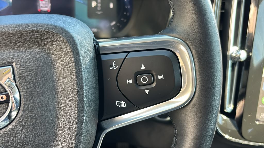 Certified 2026 Volvo XC40 B5 Plus AWD/4WD image 17