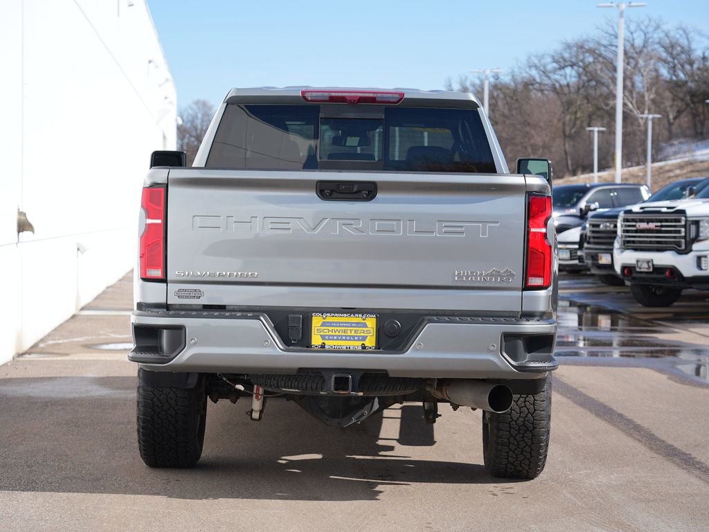Used 2024 Chevrolet Silverado 2500 High Country w/ Z71 Off-Road Package image 4