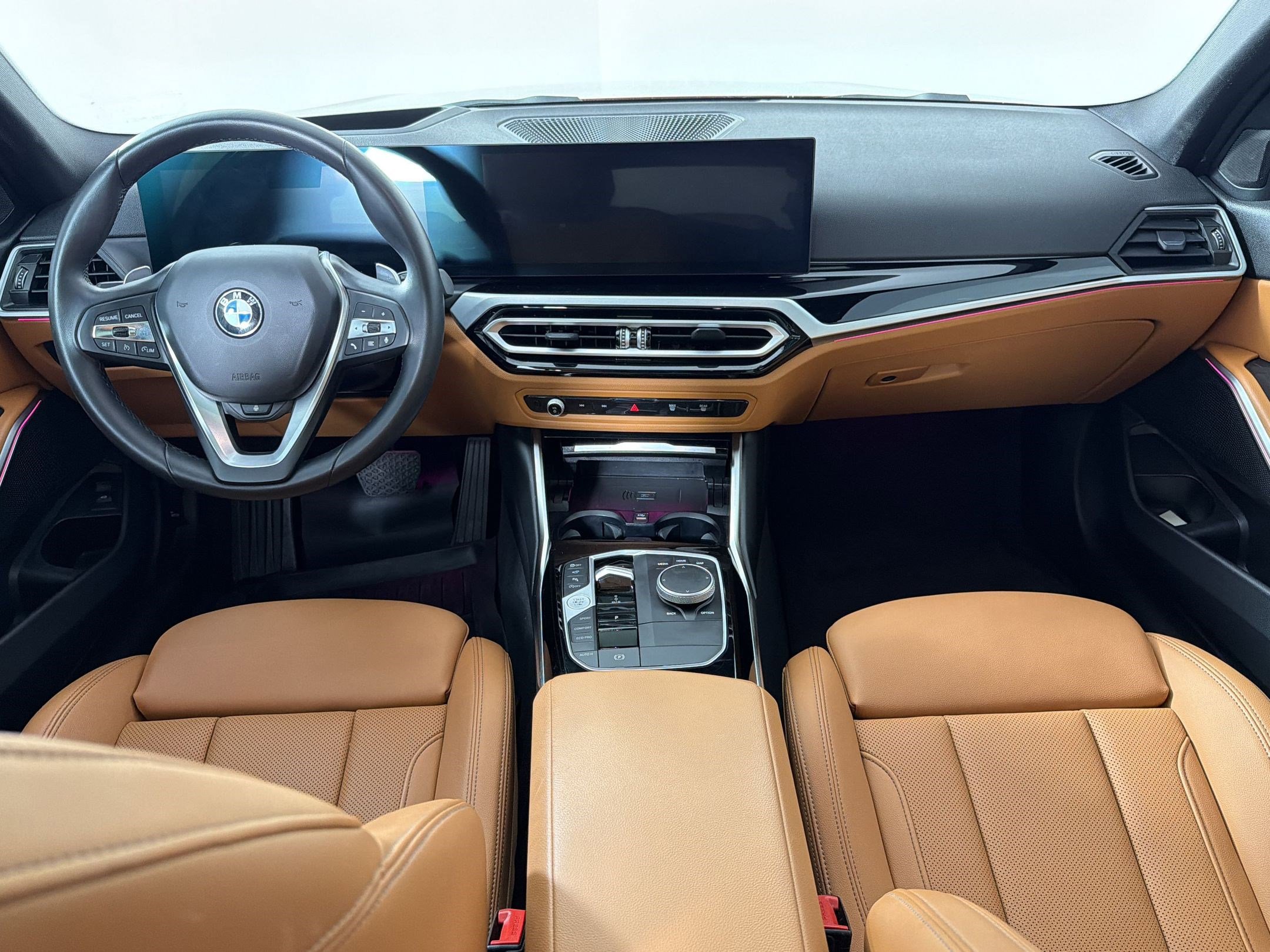 Used 2023 BMW 330i Sedan w/ Premium Package image 15