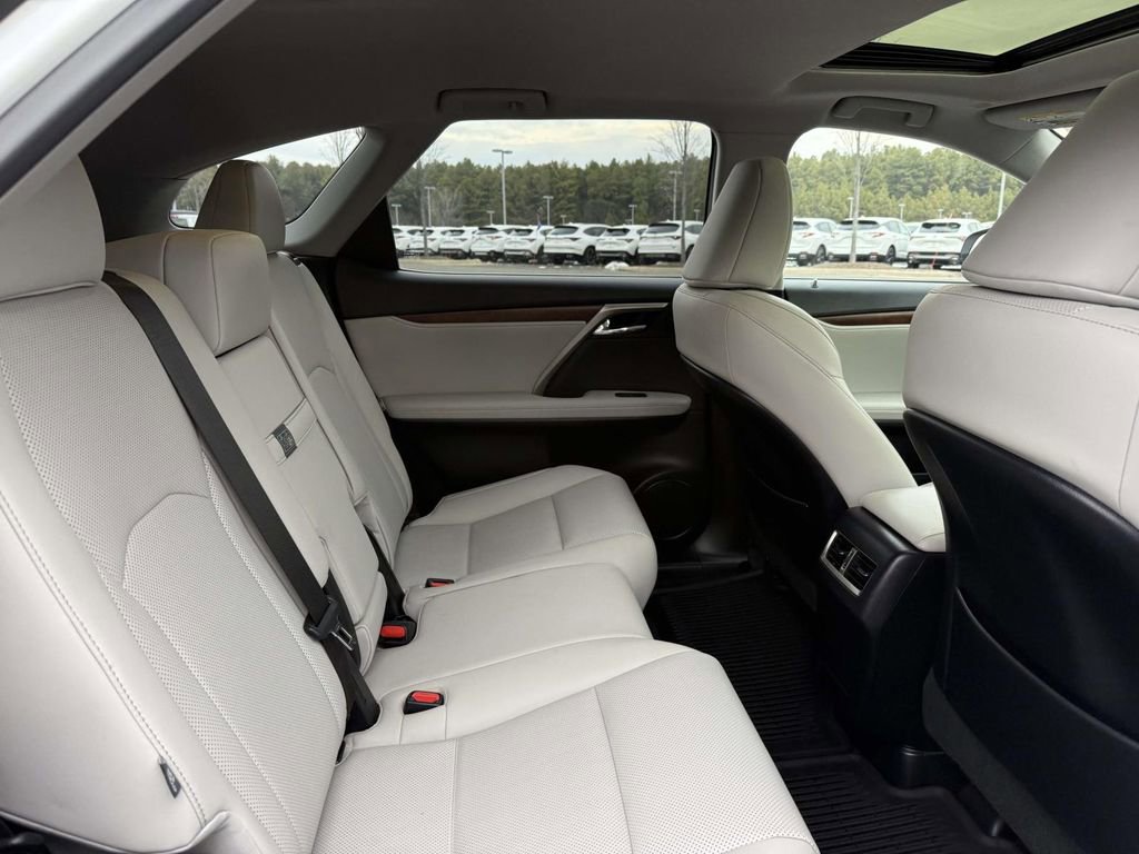 Used 2021 Lexus RX 350L Premium w/ Premium Package image 16