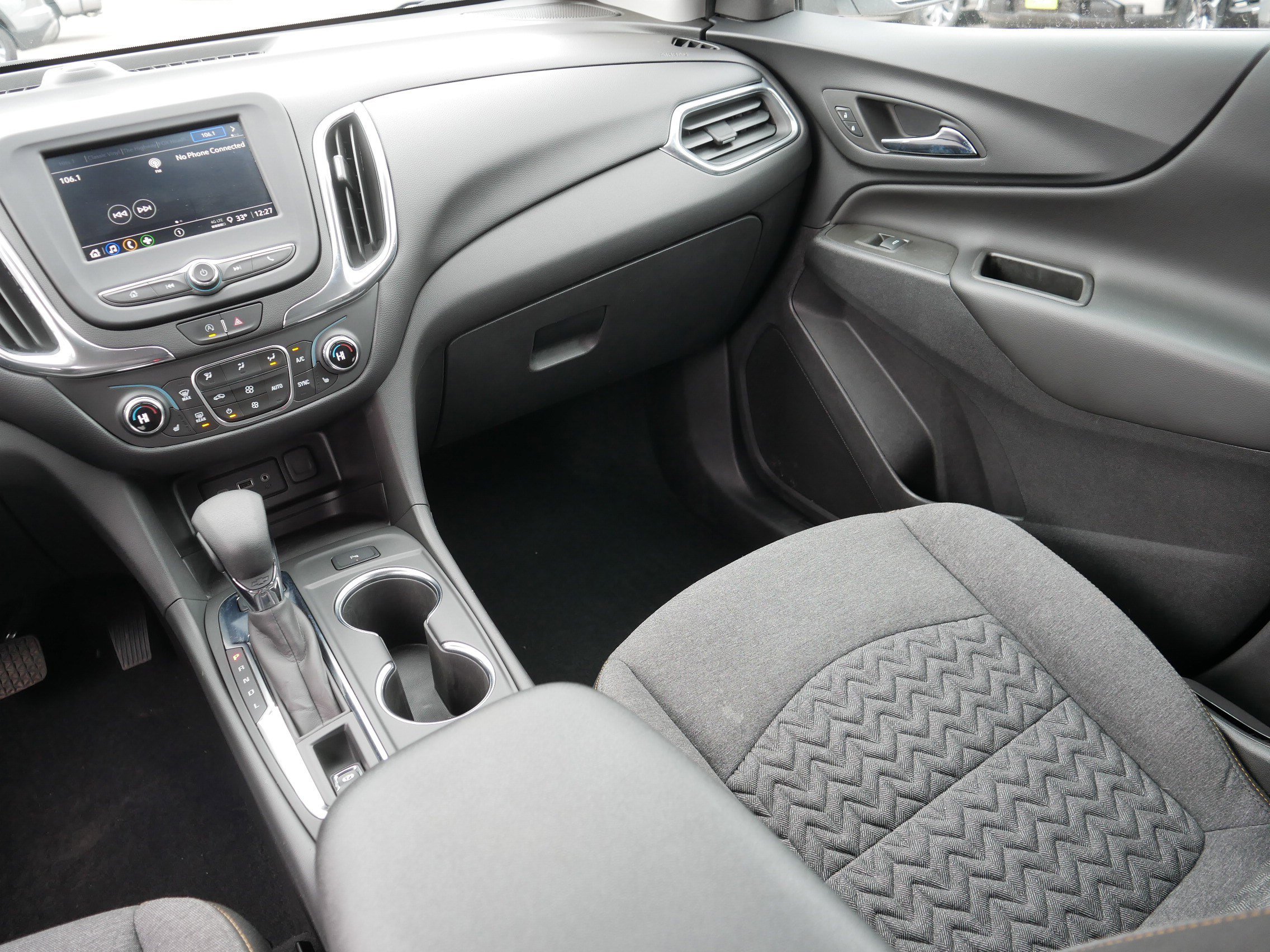 Used 2023 Chevrolet Equinox LT image 11